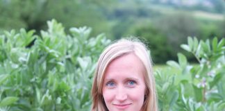 Ingrid Betzler – Julia Mear met Ingrid Betzler in Axminster